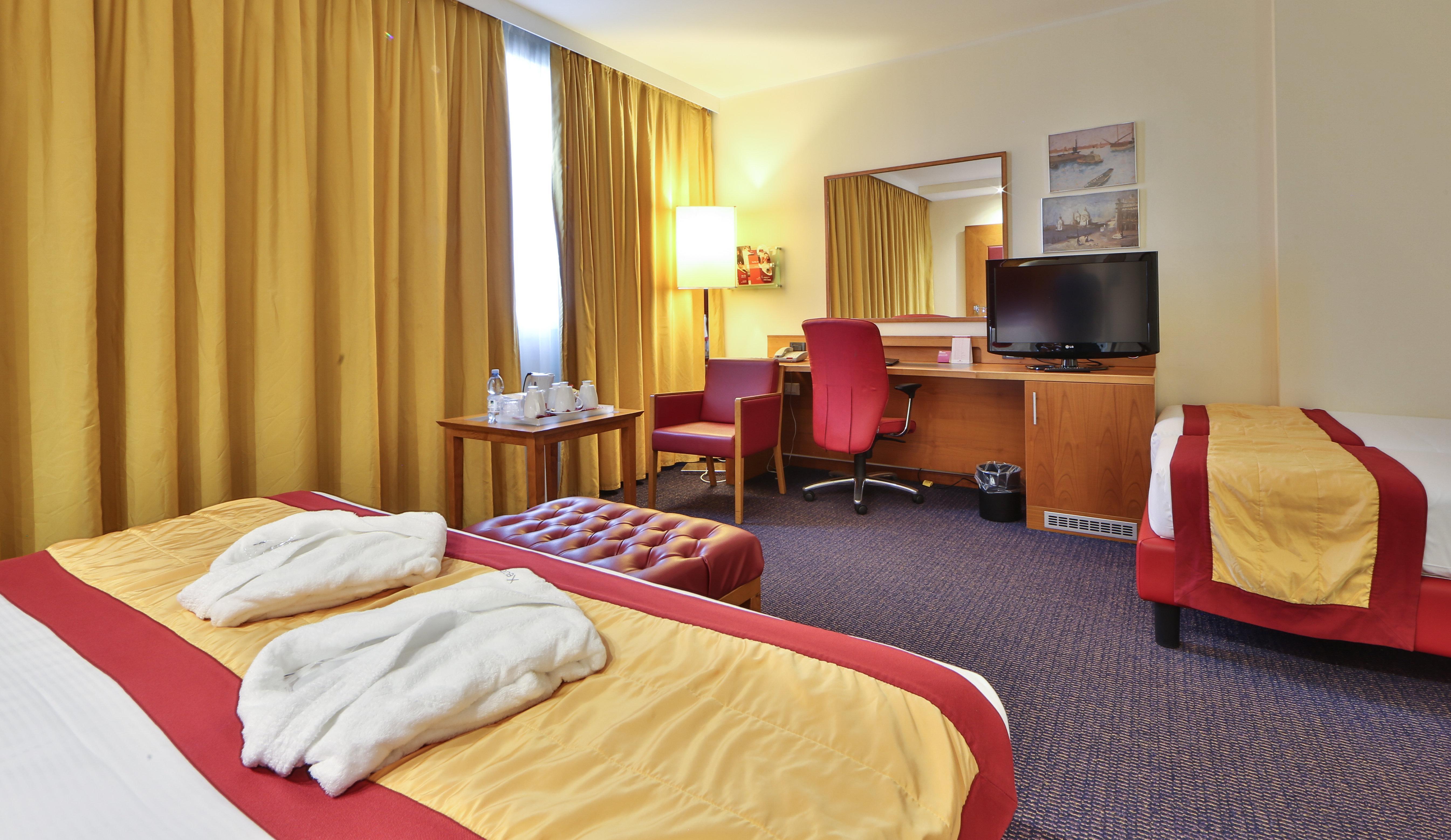 Crowne Plaza Venice East By Ihg Hotel