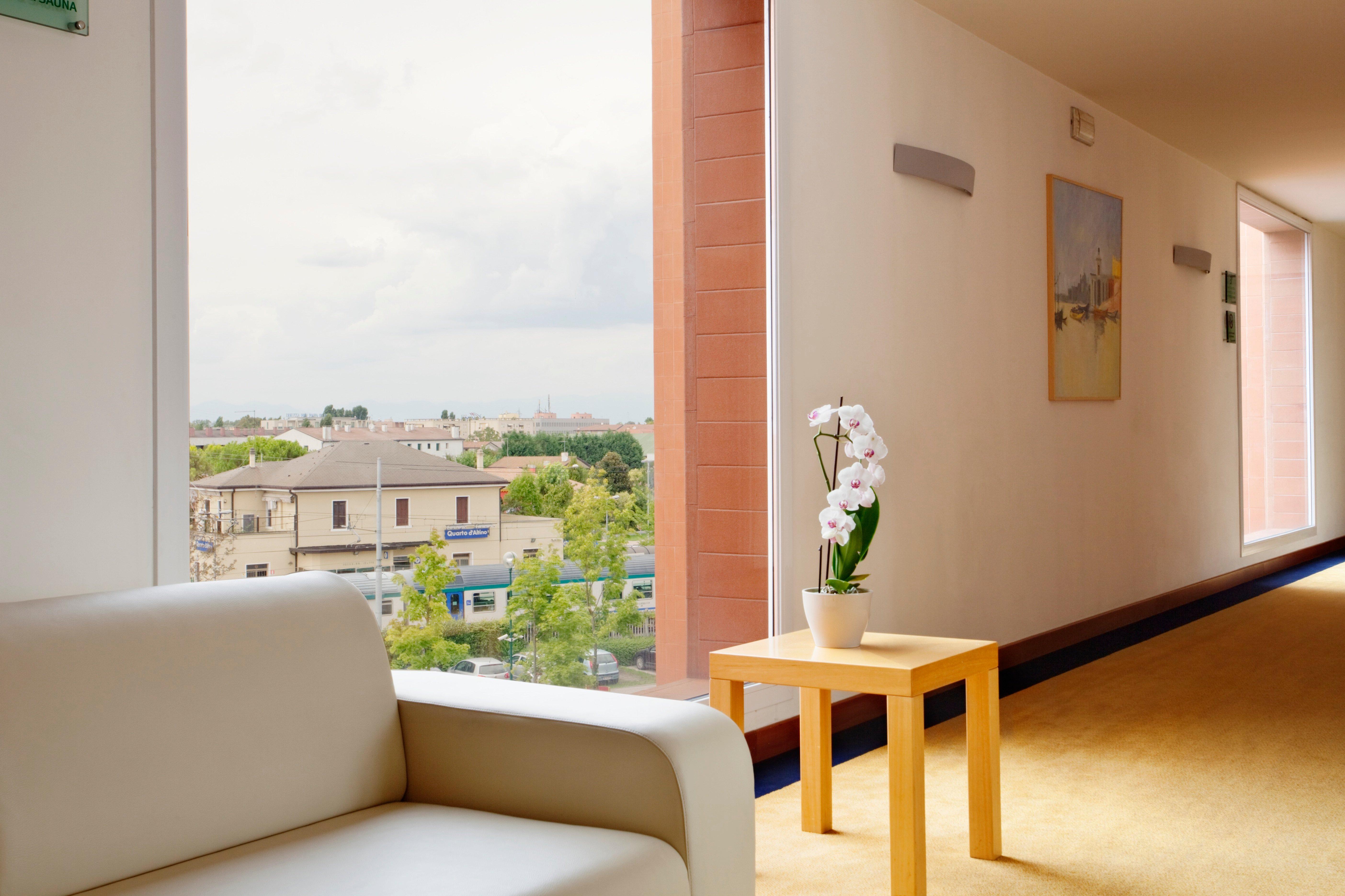 Crowne Plaza Venice East By Ihg Hotel