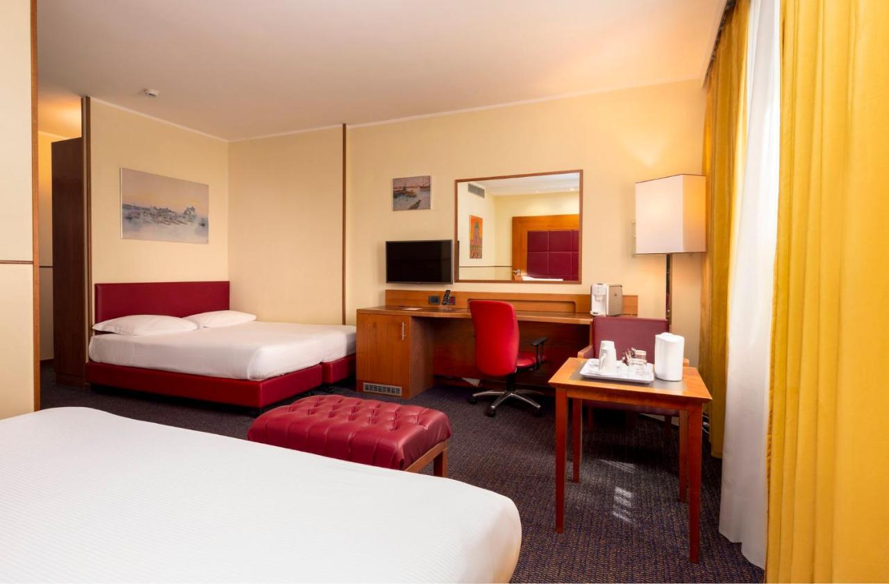 Crowne Plaza Venice East By Ihg 4*