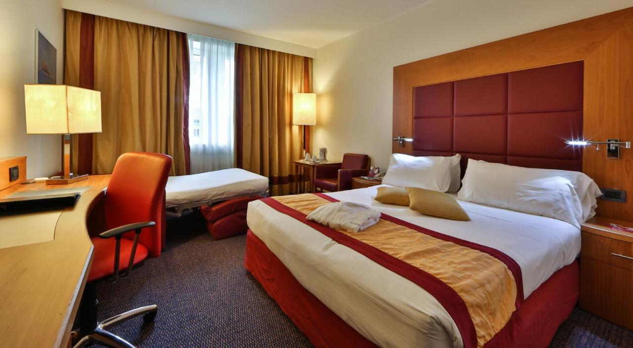 Crowne Plaza Venice East By Ihg 4*